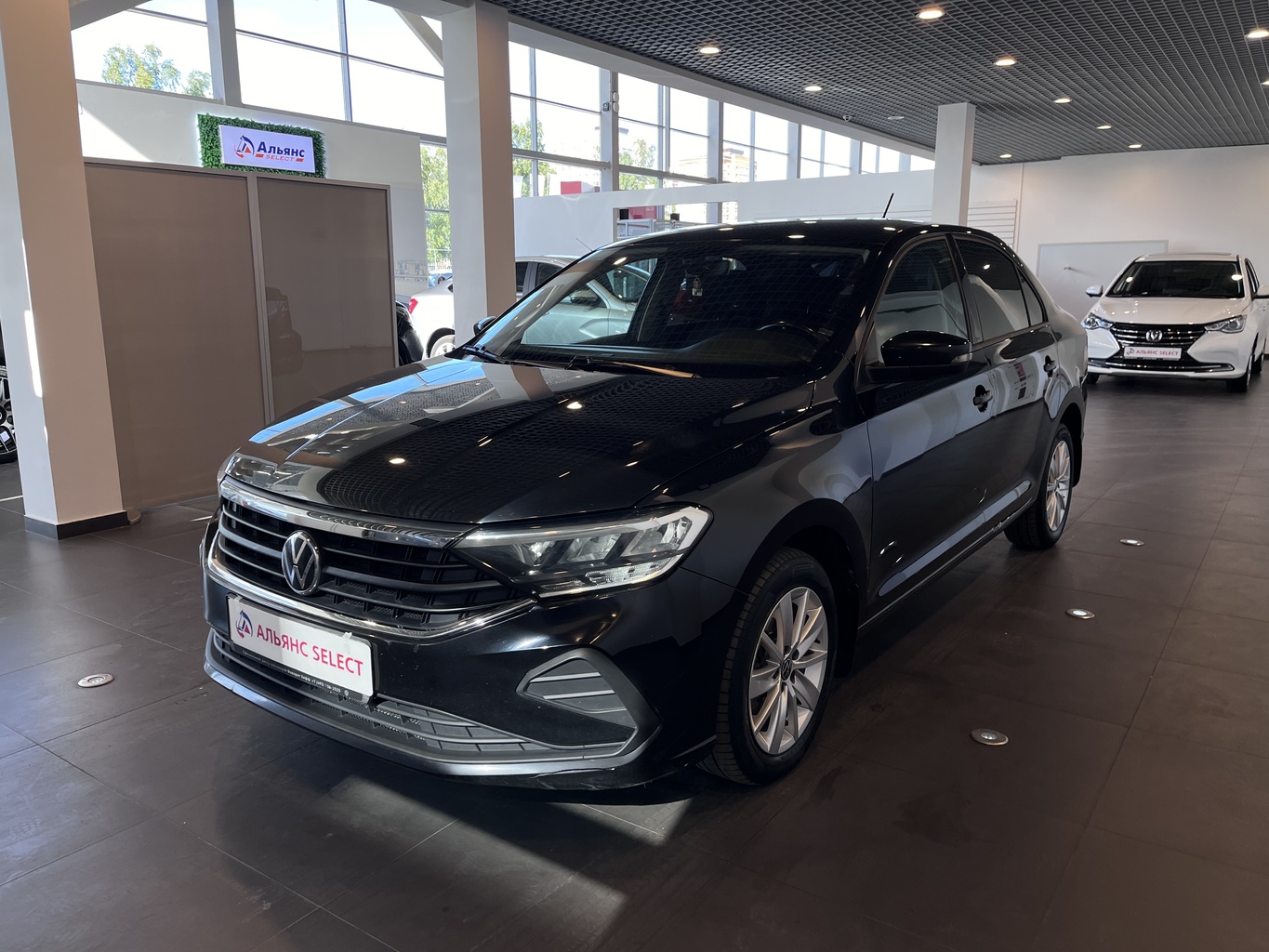 VOLKSWAGEN POLO