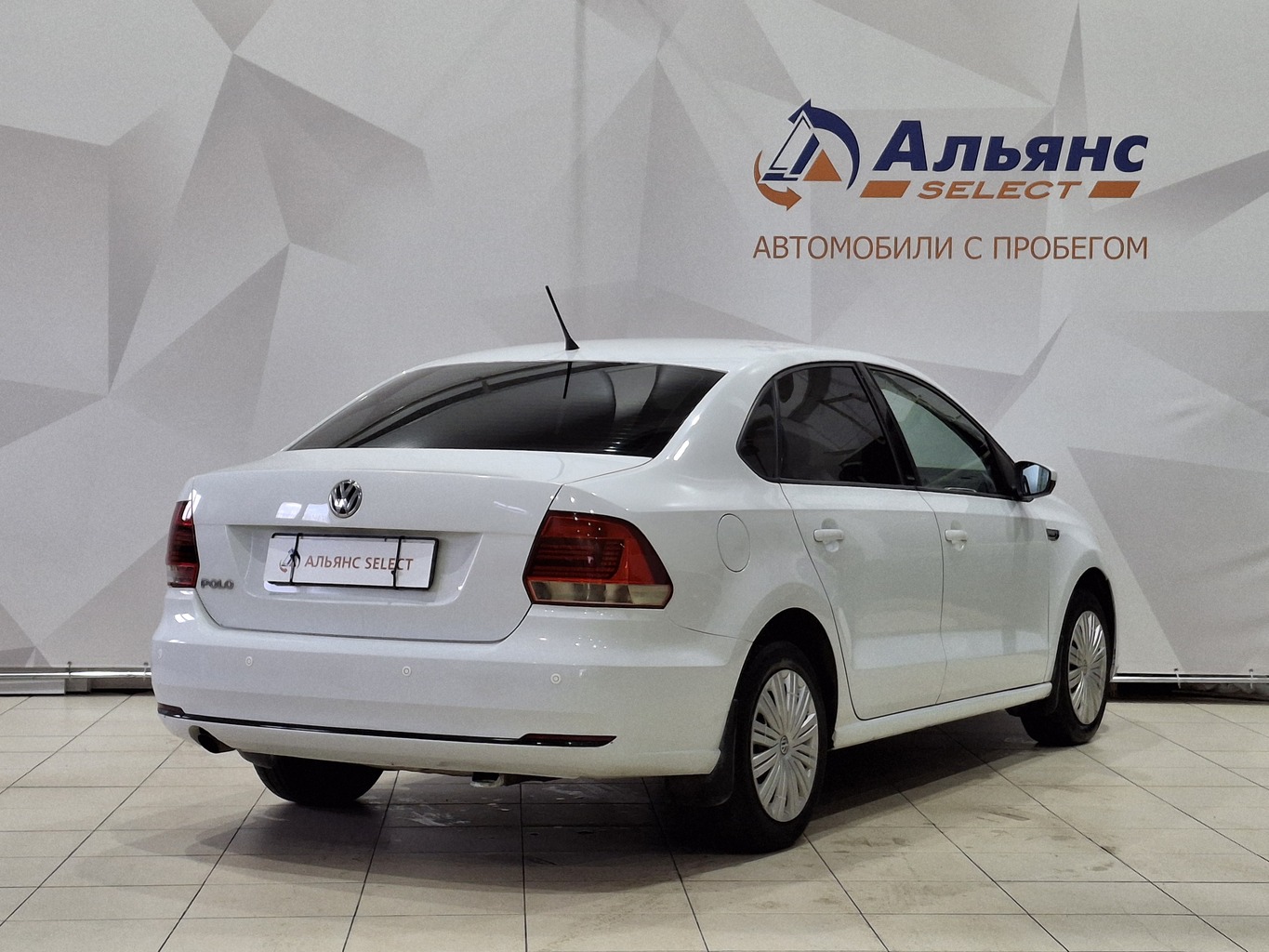 VOLKSWAGEN POLO