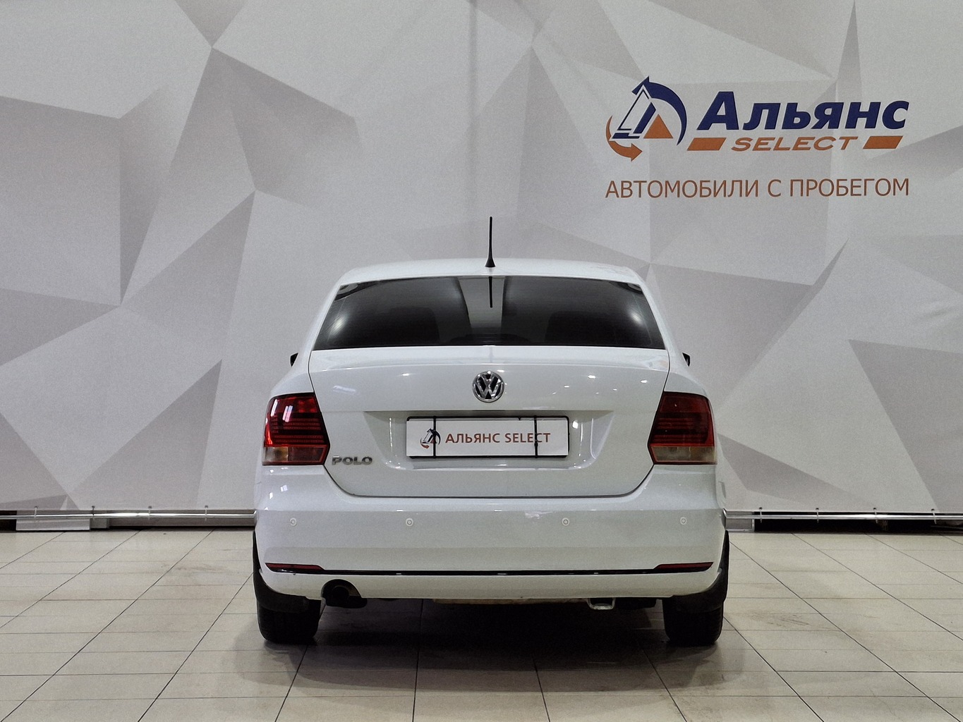 VOLKSWAGEN POLO