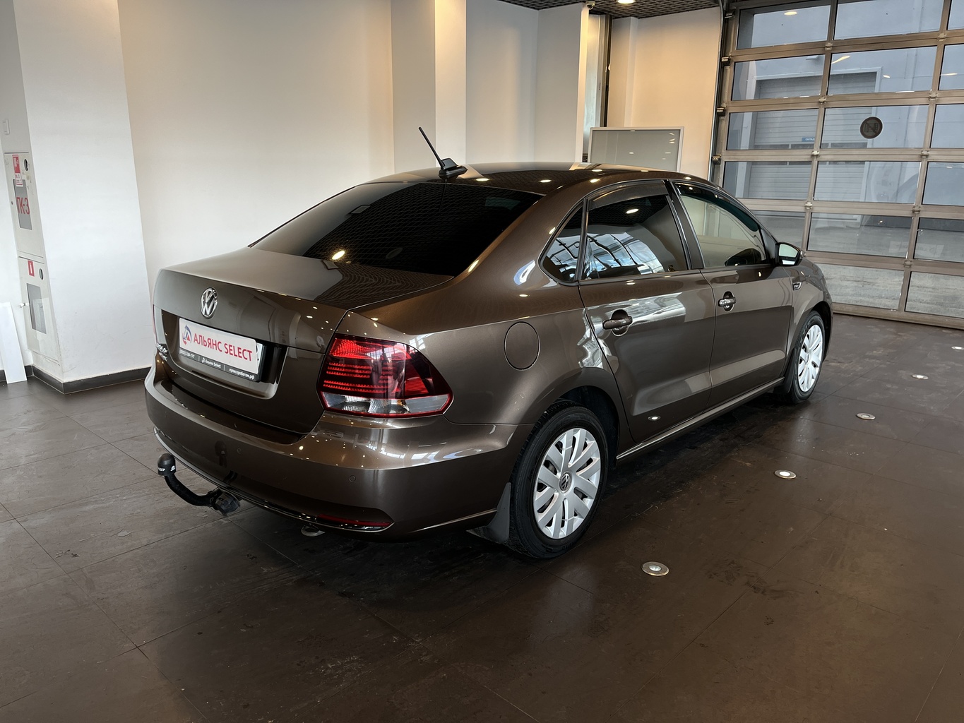 VOLKSWAGEN POLO