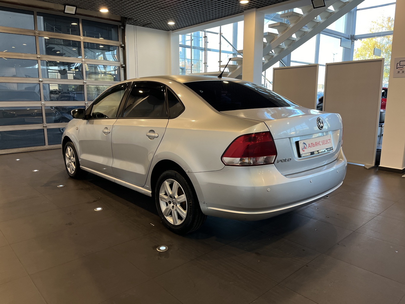 VOLKSWAGEN POLO