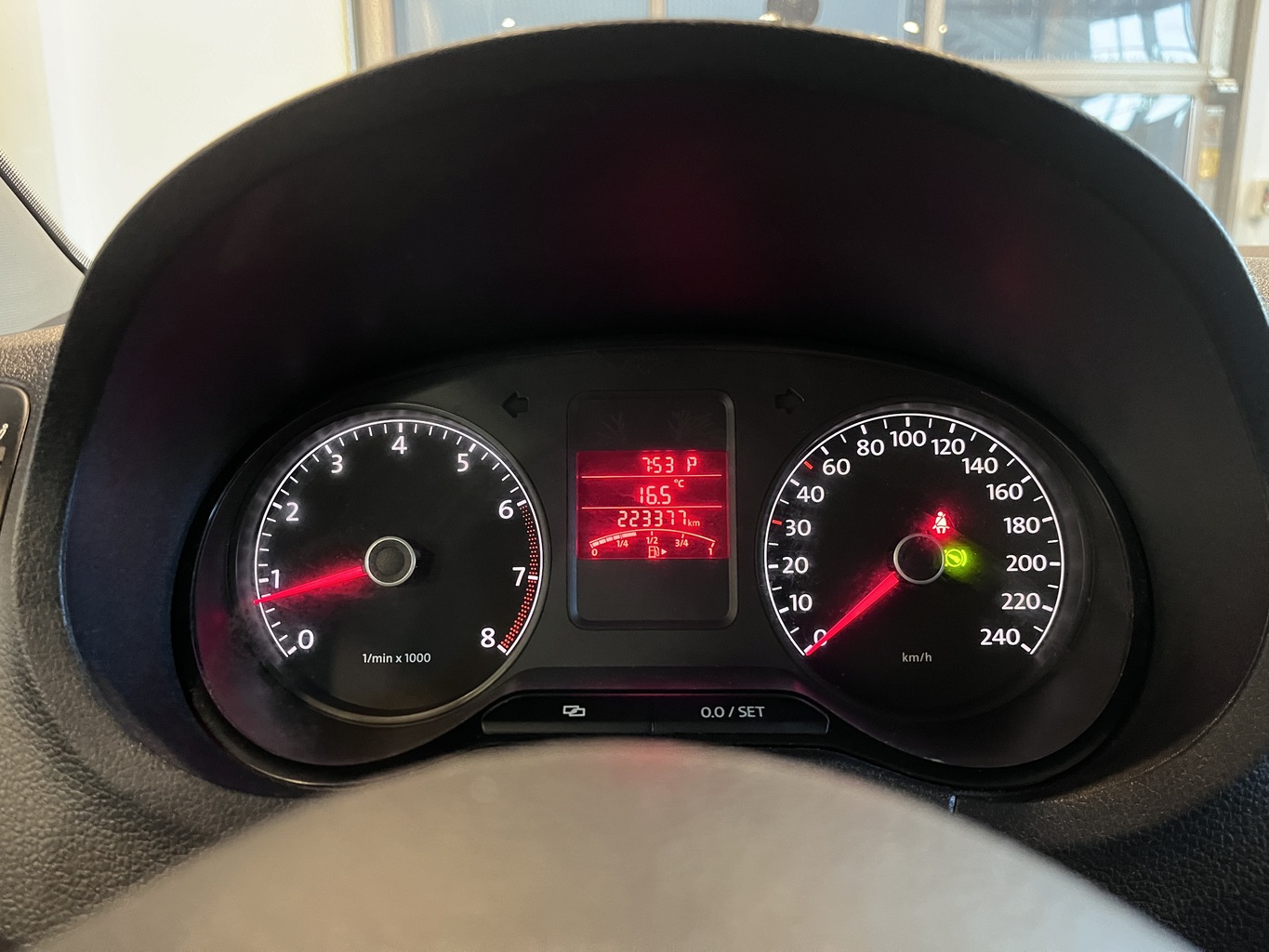 VOLKSWAGEN POLO