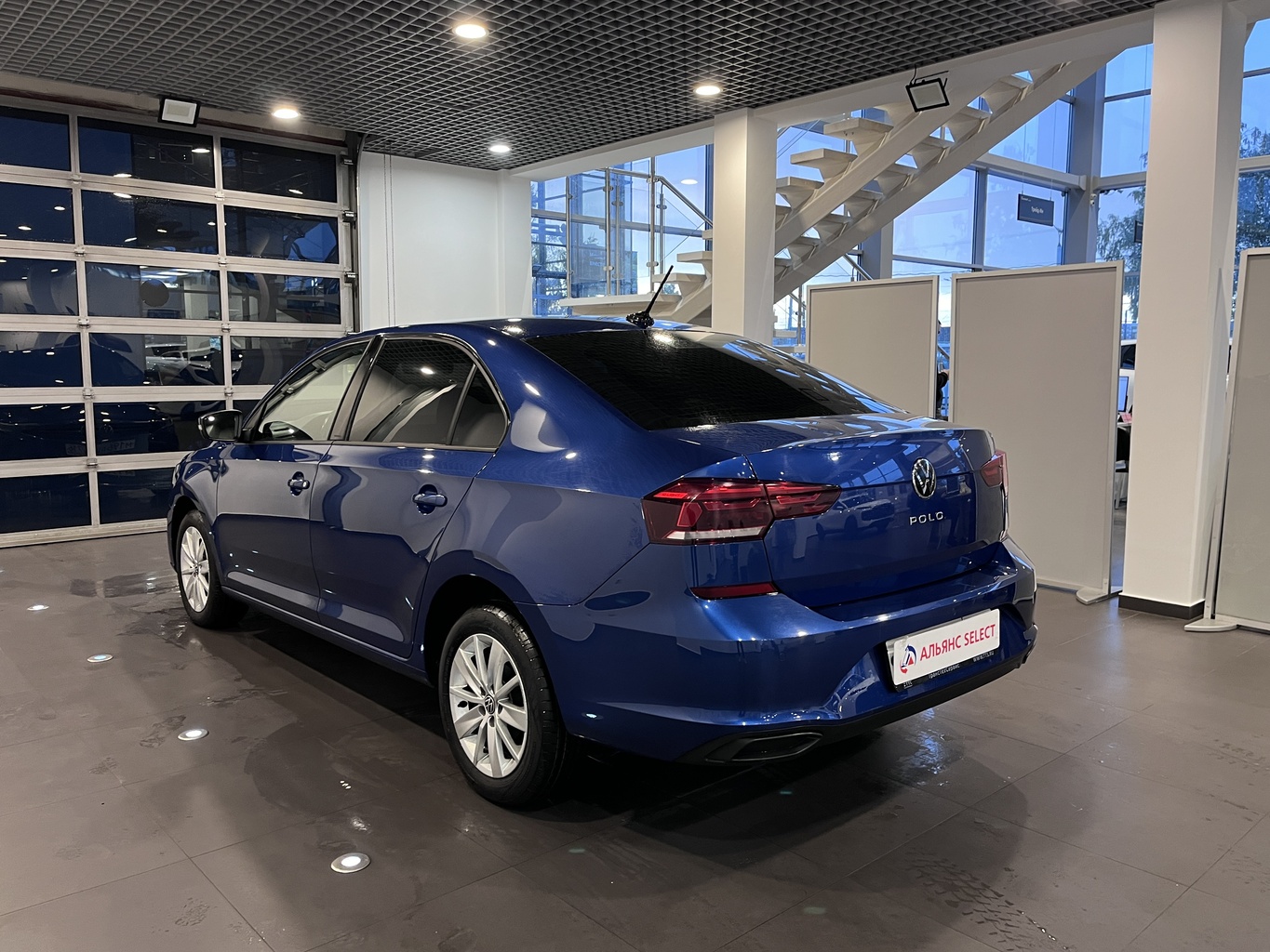 VOLKSWAGEN POLO