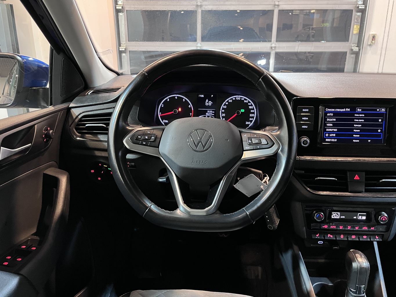 VOLKSWAGEN POLO