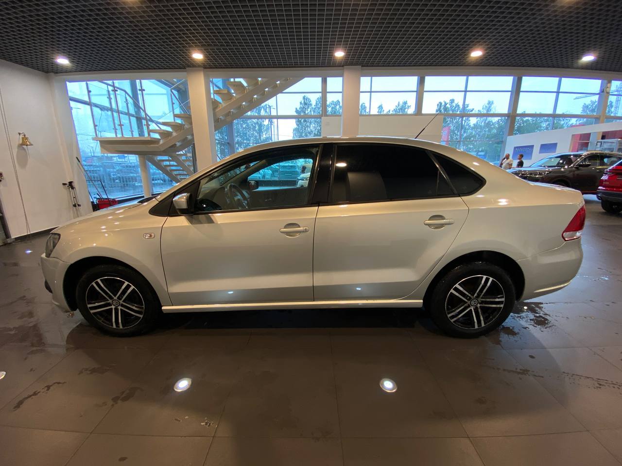VOLKSWAGEN POLO