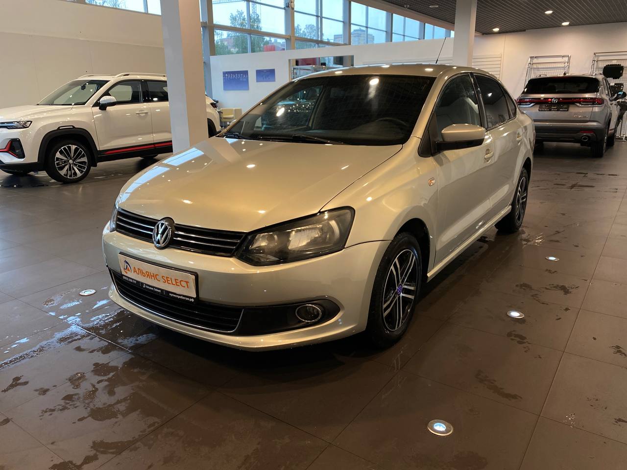 VOLKSWAGEN POLO