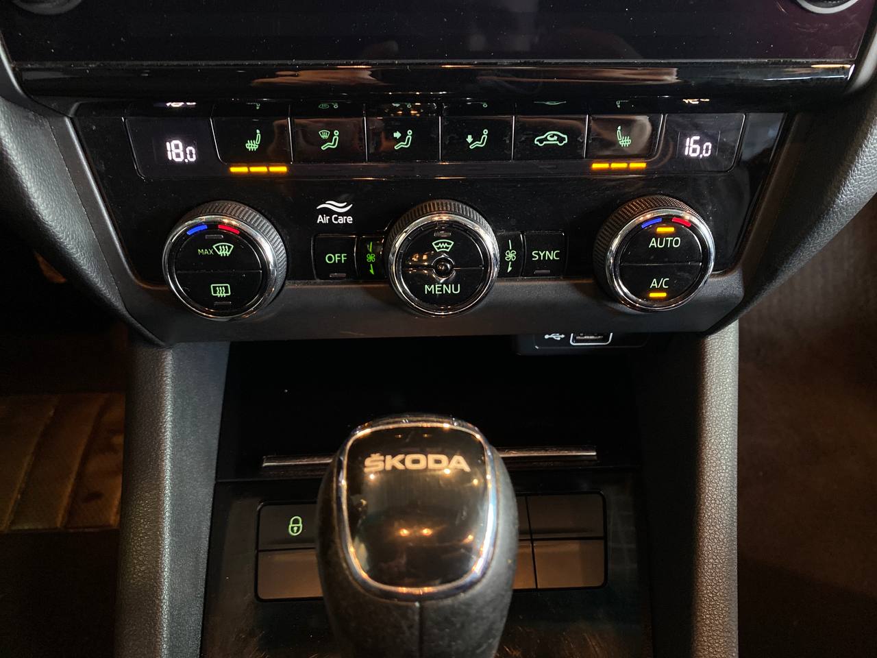 SKODA OKTAVIA