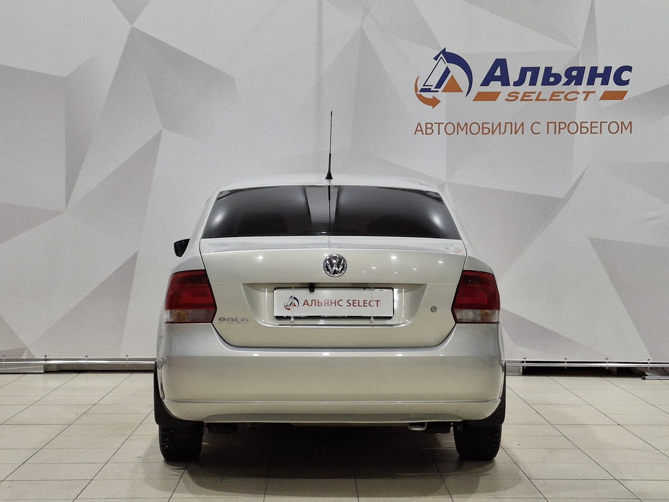 VOLKSWAGEN POLO