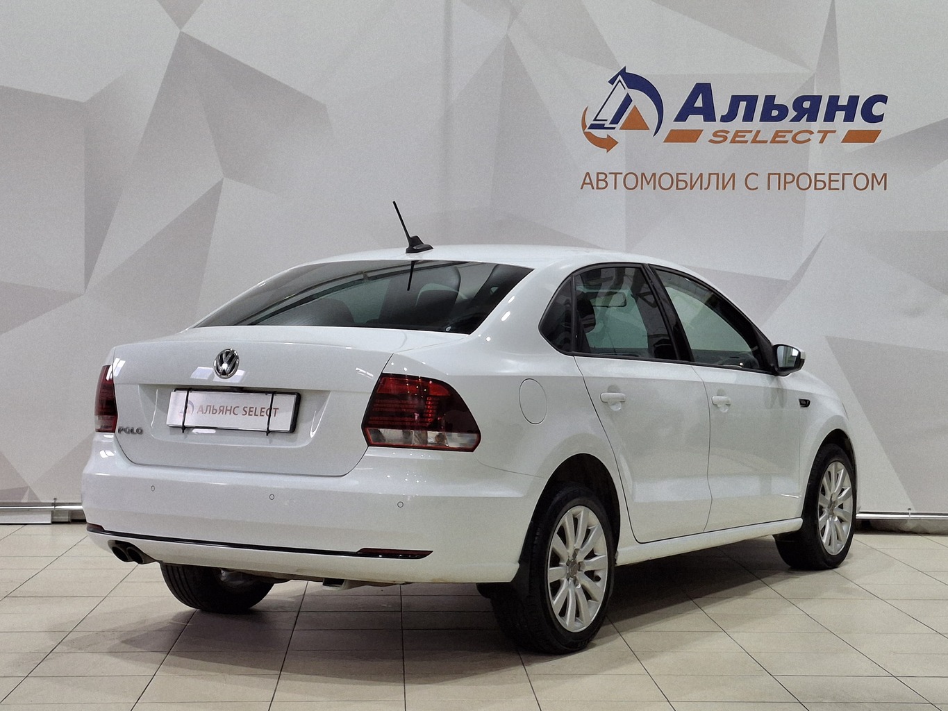 VOLKSWAGEN POLO