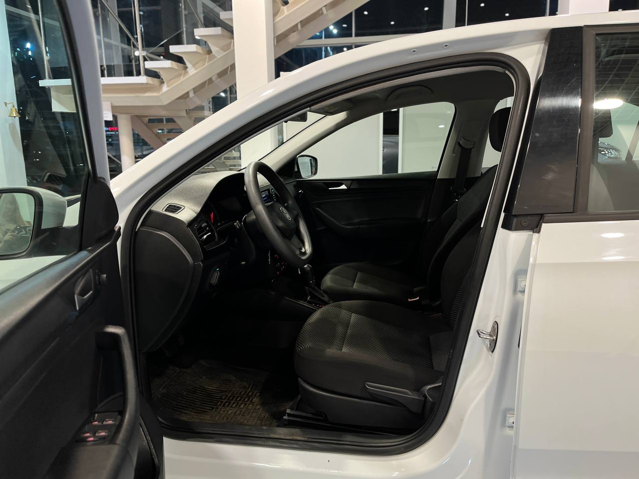 VOLKSWAGEN POLO (ХЭТЧБЕК)