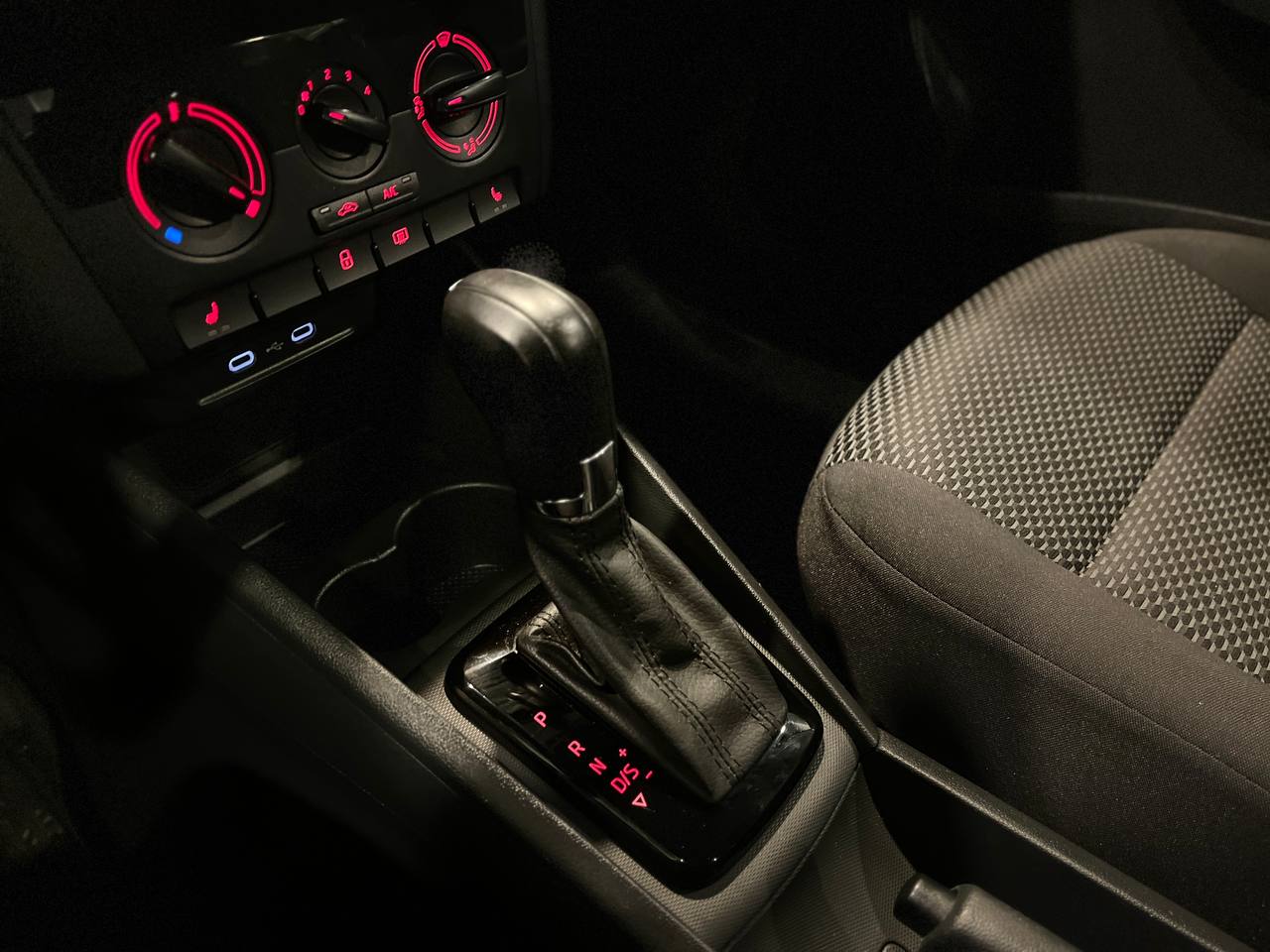 VOLKSWAGEN POLO (ХЭТЧБЕК)