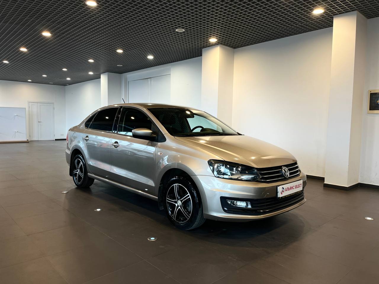 VOLKSWAGEN POLO (ХЭТЧБЕК)