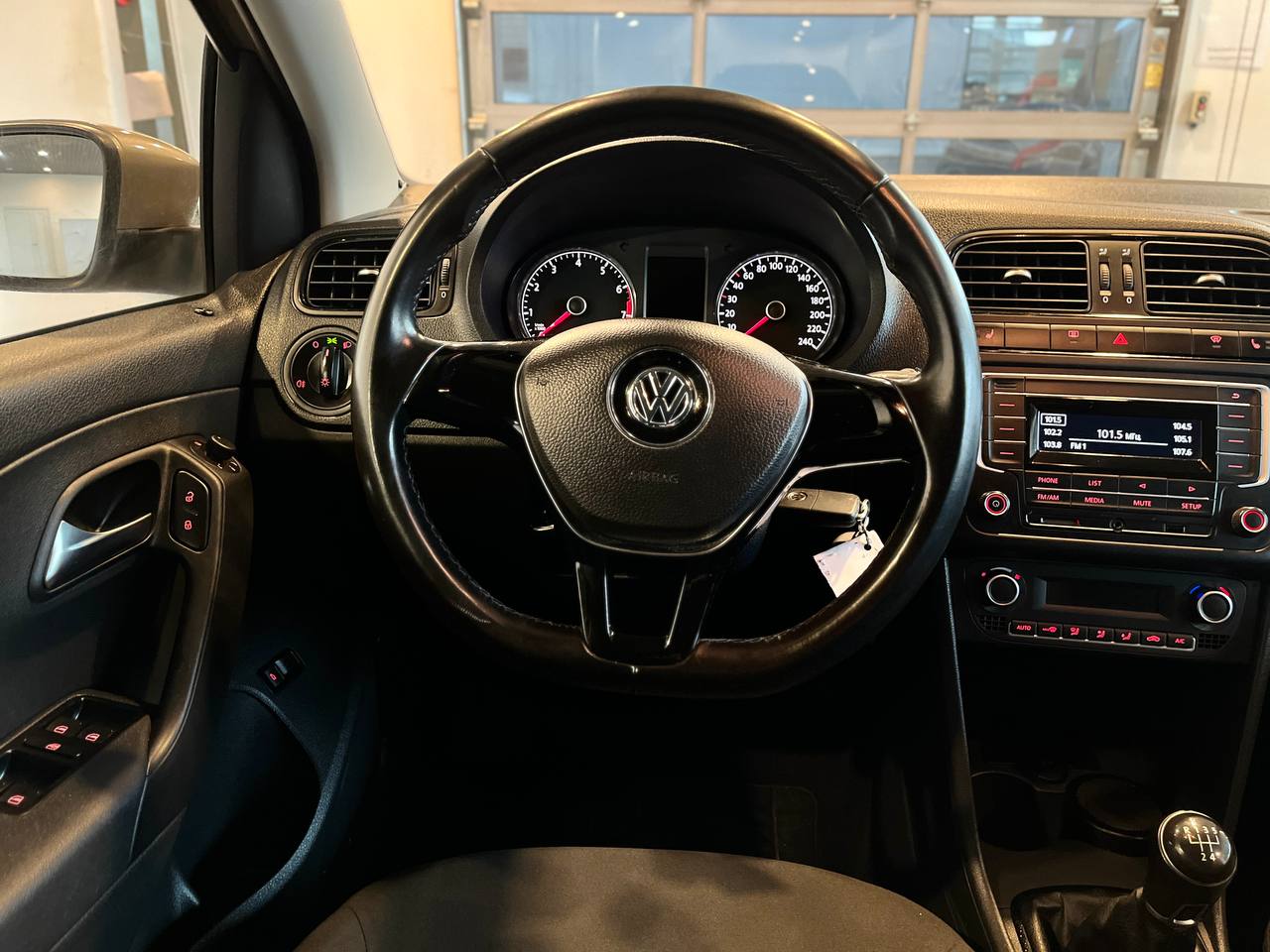 VOLKSWAGEN POLO (ХЭТЧБЕК)