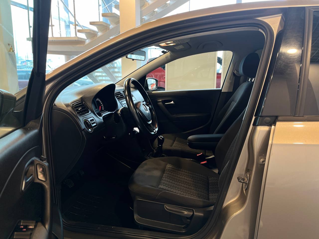 VOLKSWAGEN POLO (ХЭТЧБЕК)