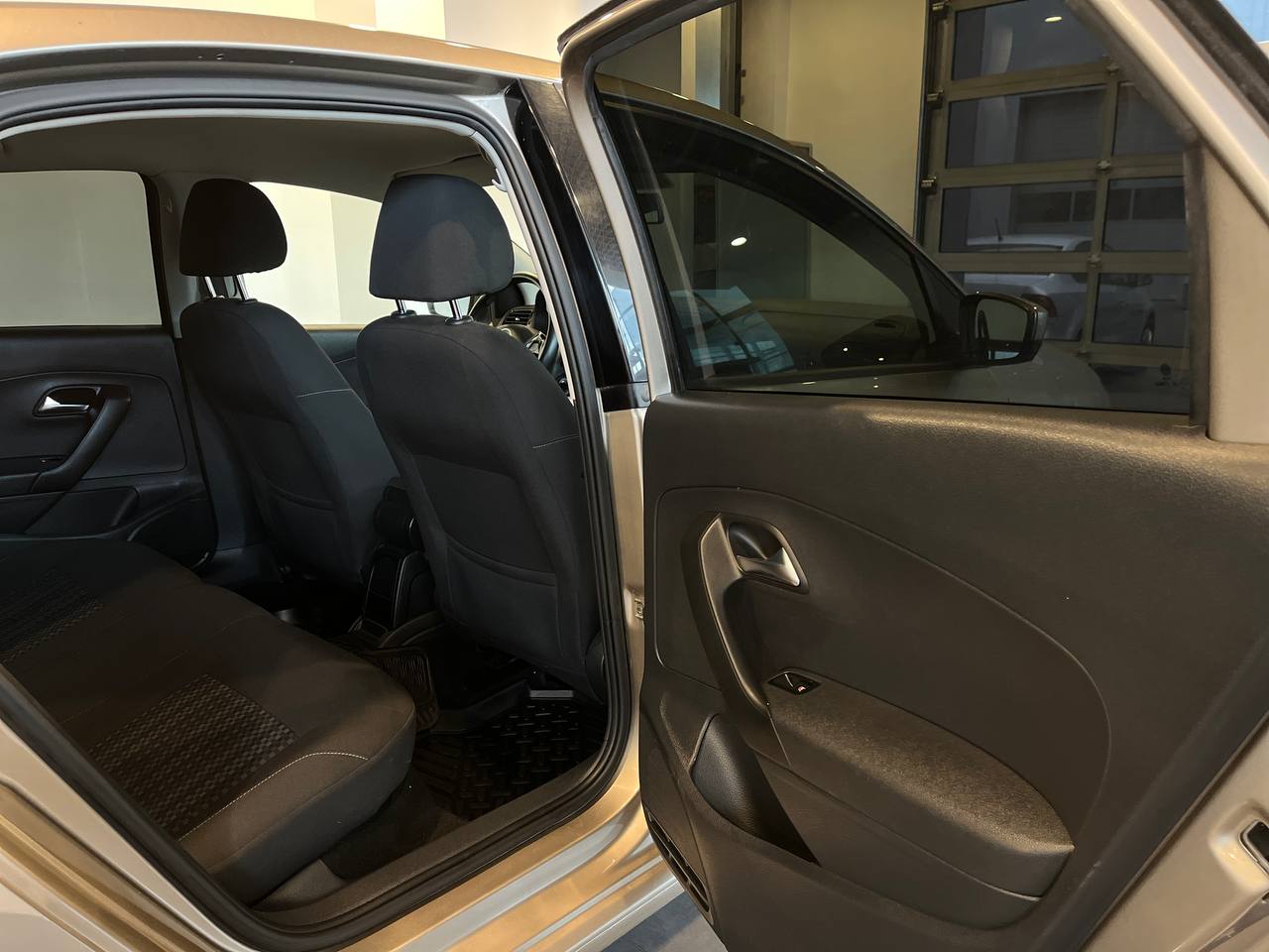 VOLKSWAGEN POLO (ХЭТЧБЕК)