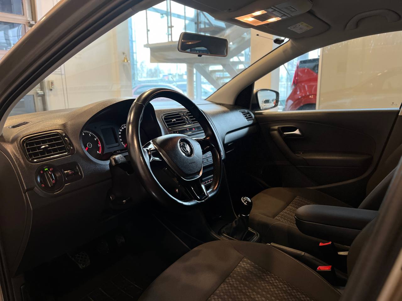 VOLKSWAGEN POLO (ХЭТЧБЕК)