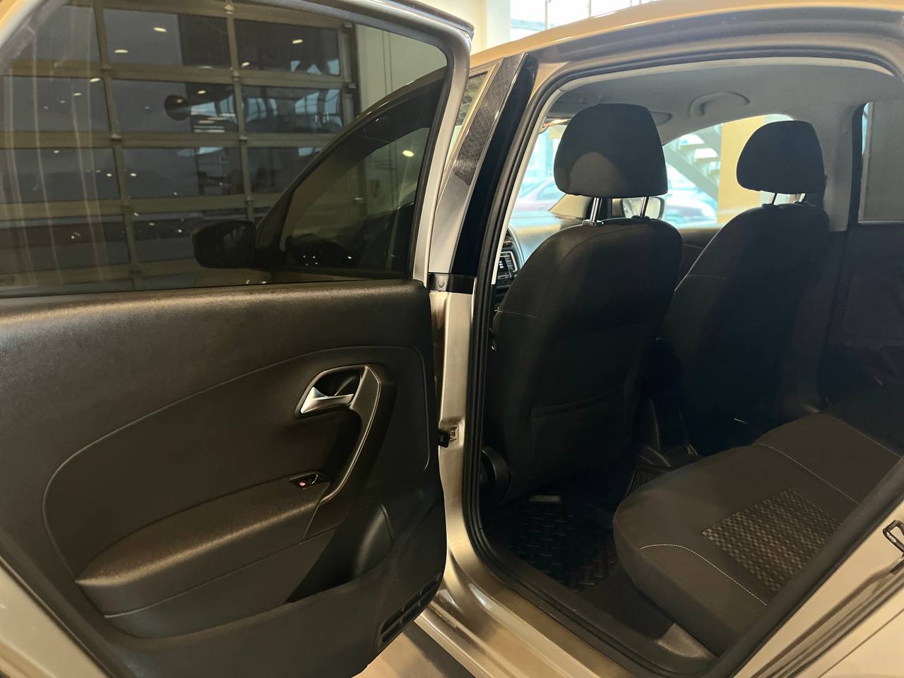 VOLKSWAGEN POLO (ХЭТЧБЕК)