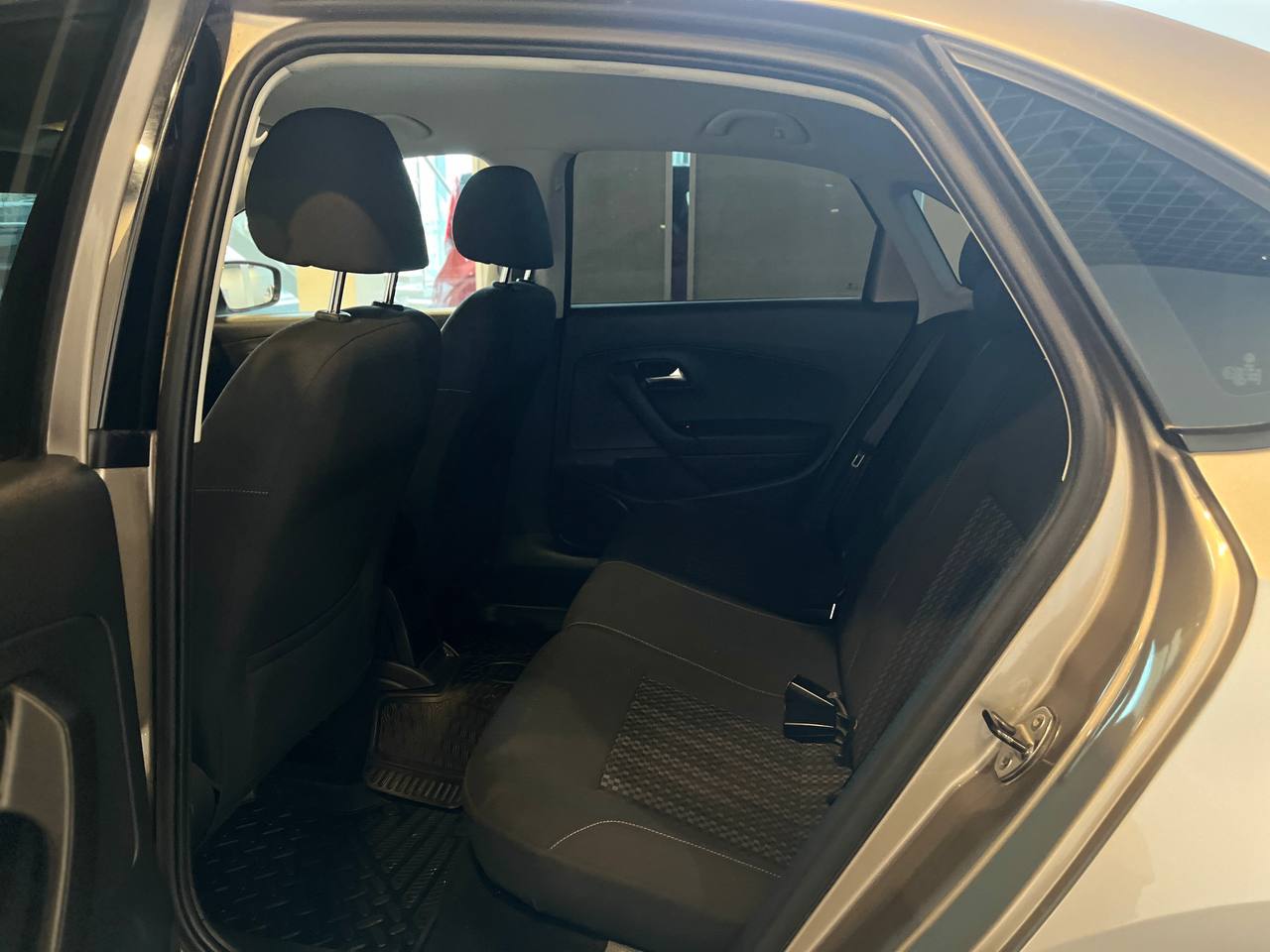 VOLKSWAGEN POLO (ХЭТЧБЕК)