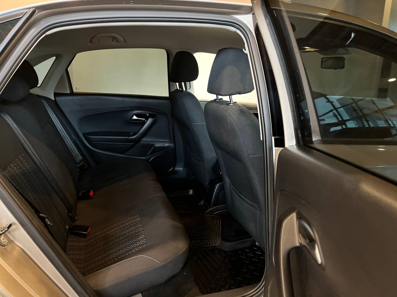 VOLKSWAGEN POLO (ХЭТЧБЕК)