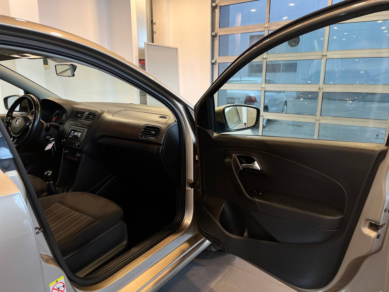 VOLKSWAGEN POLO (ХЭТЧБЕК)