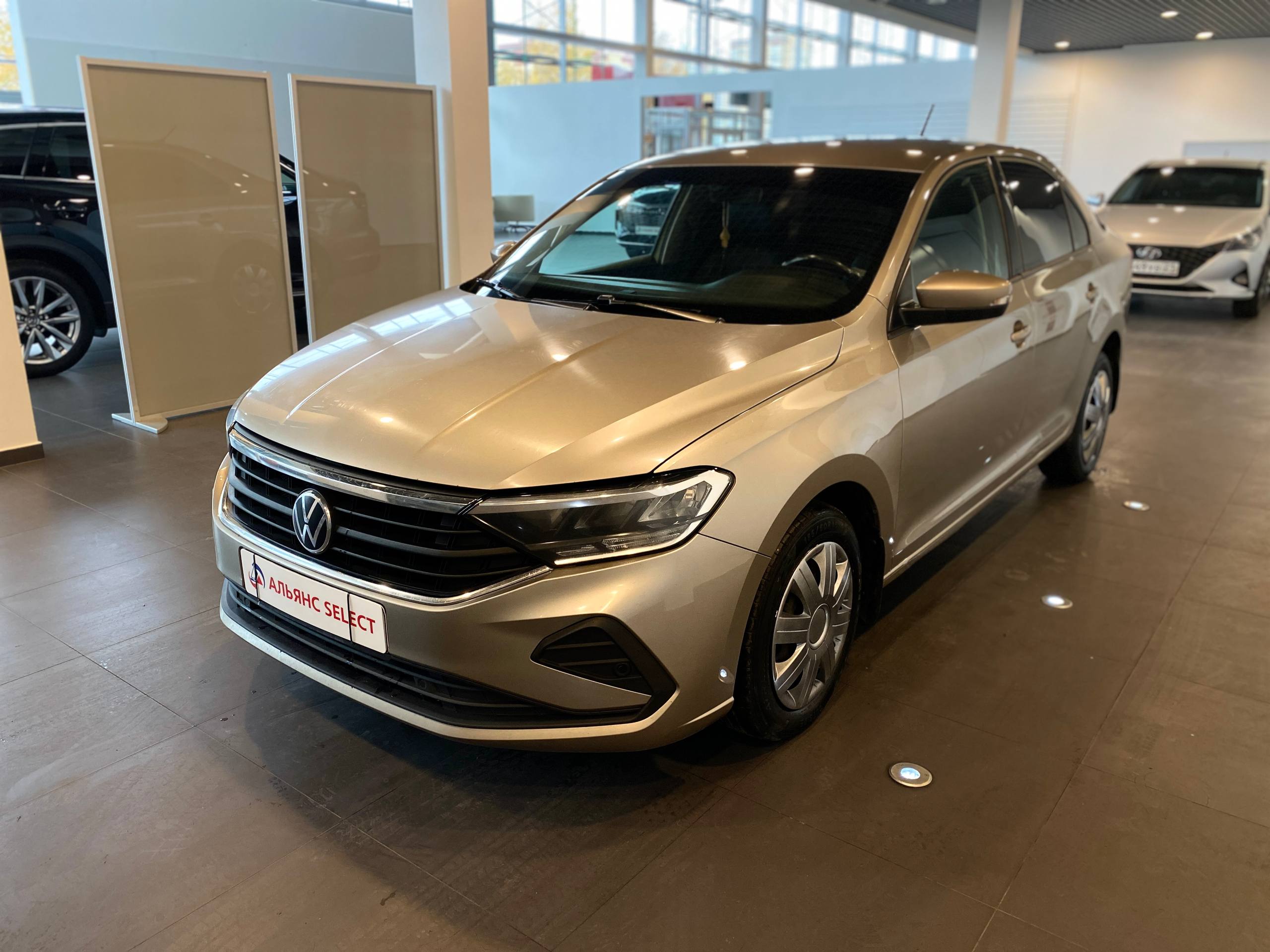 VOLKSWAGEN POLO