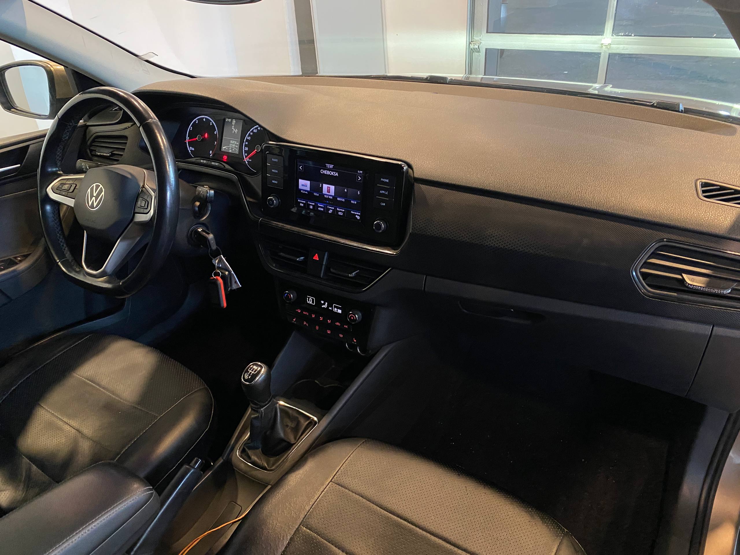 VOLKSWAGEN POLO