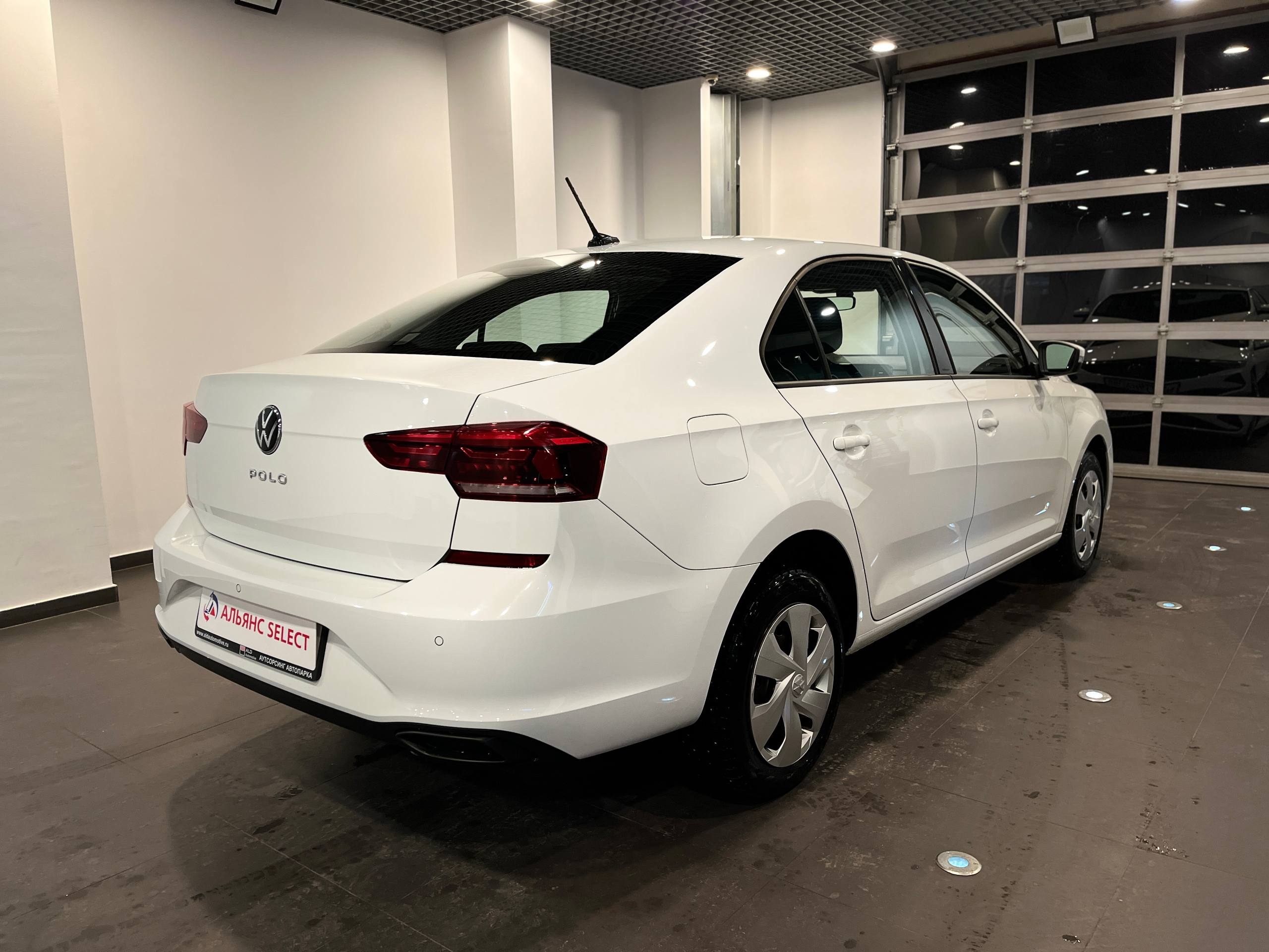 VOLKSWAGEN POLO