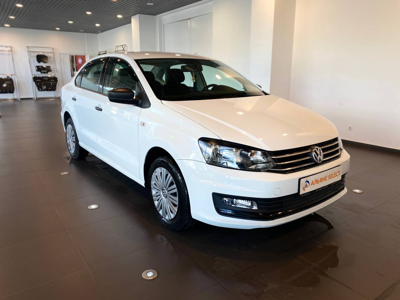 VOLKSWAGEN POLO