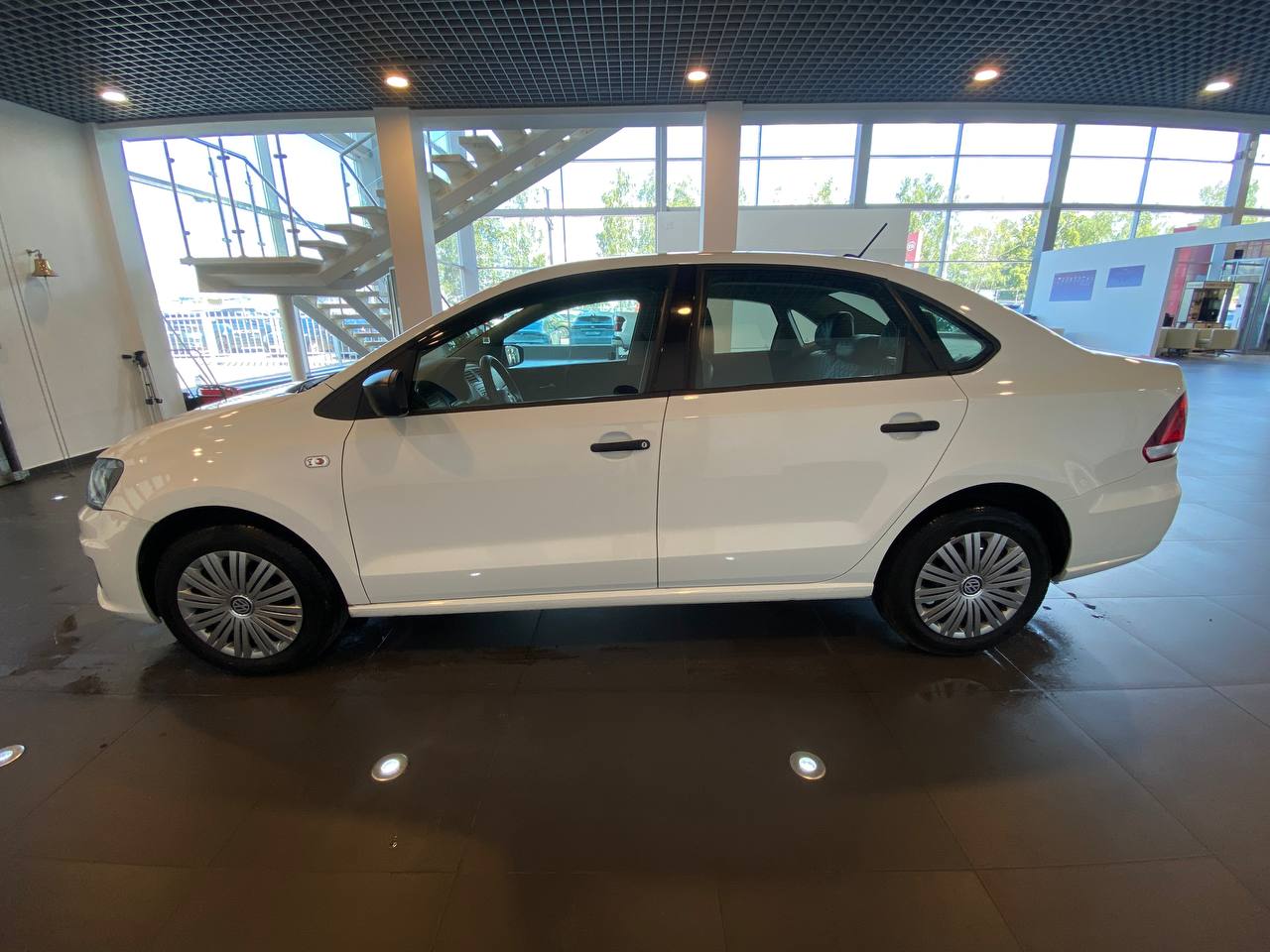 VOLKSWAGEN POLO