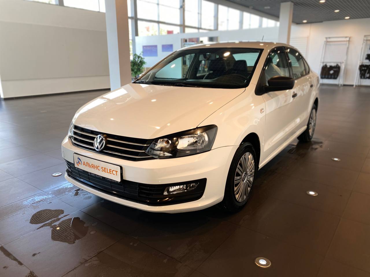 VOLKSWAGEN POLO