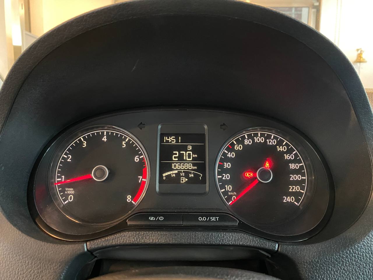 VOLKSWAGEN POLO