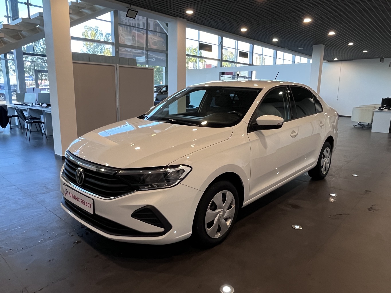 VOLKSWAGEN POLO