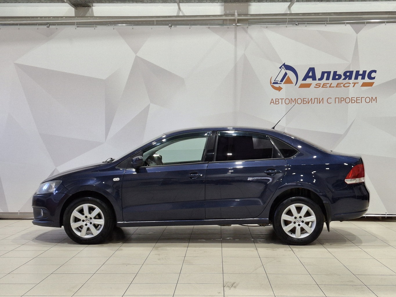 VOLKSWAGEN POLO