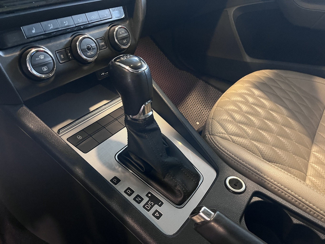 SKODA OKTAVIA