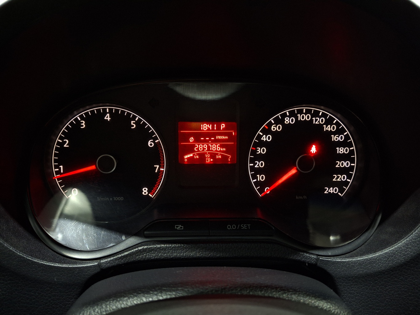 VOLKSWAGEN POLO