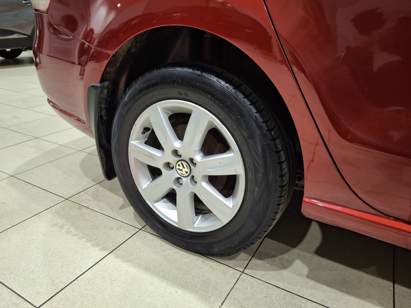 VOLKSWAGEN POLO