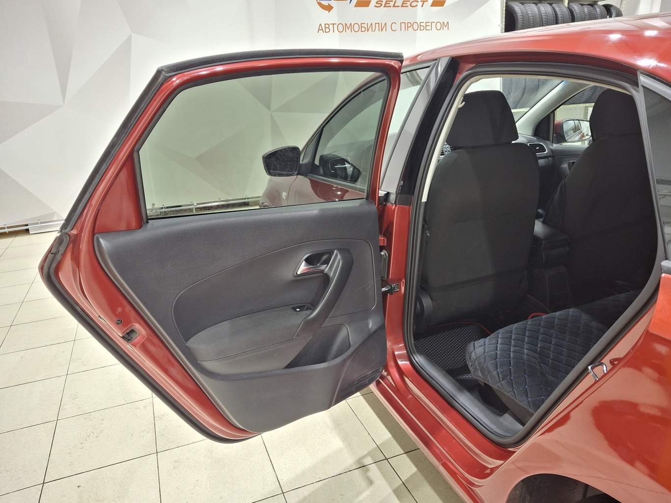 VOLKSWAGEN POLO