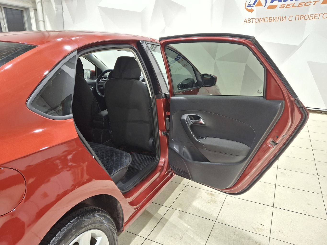 VOLKSWAGEN POLO