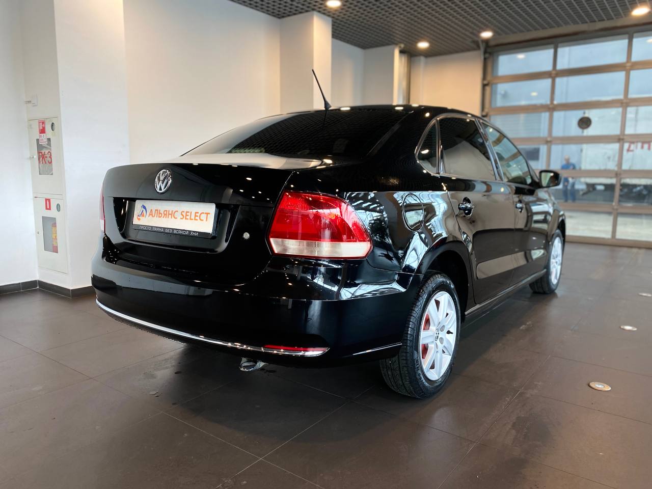 VOLKSWAGEN POLO