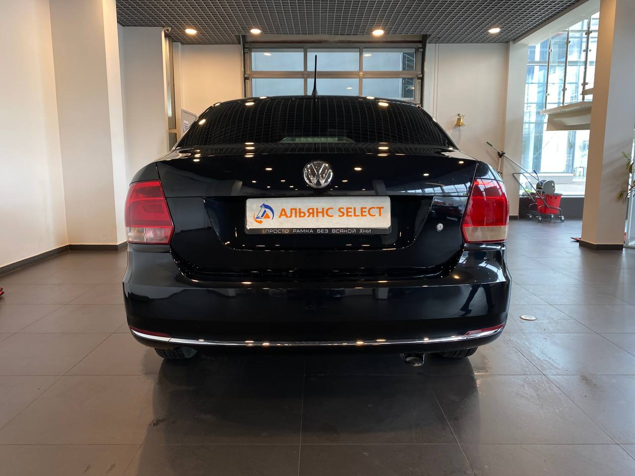 VOLKSWAGEN POLO