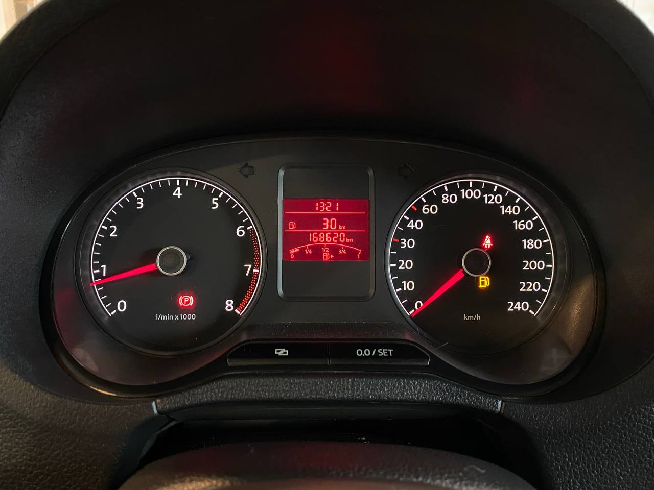 VOLKSWAGEN POLO