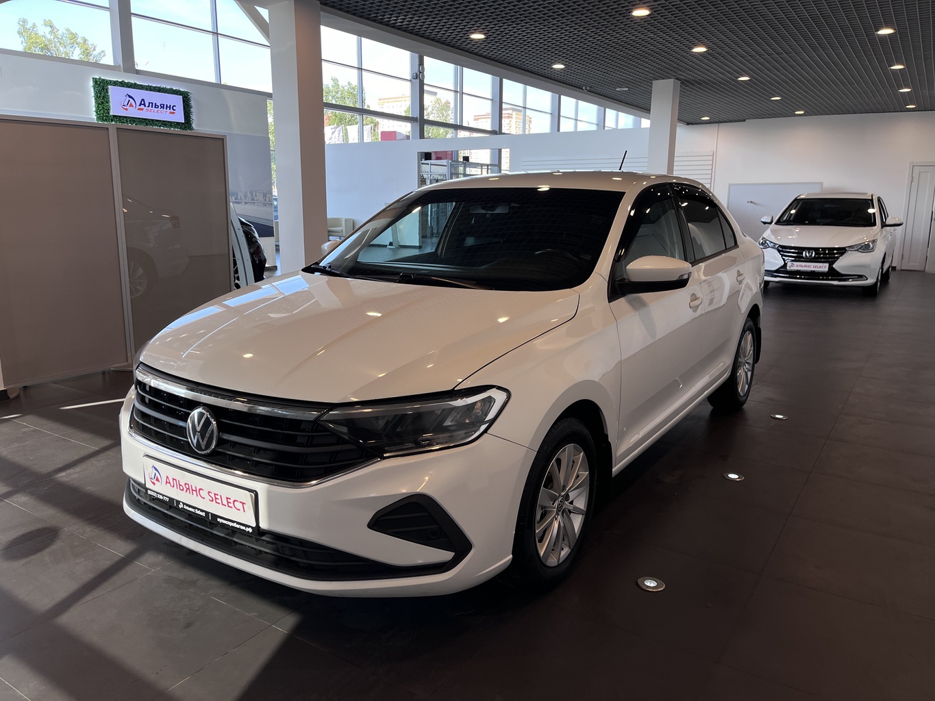 VOLKSWAGEN POLO