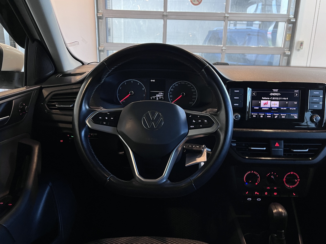 VOLKSWAGEN POLO