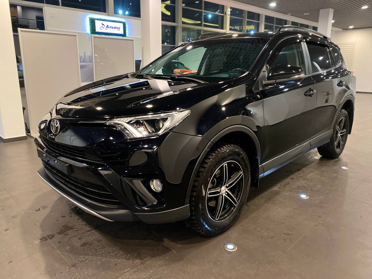 TOYOTA RAV4