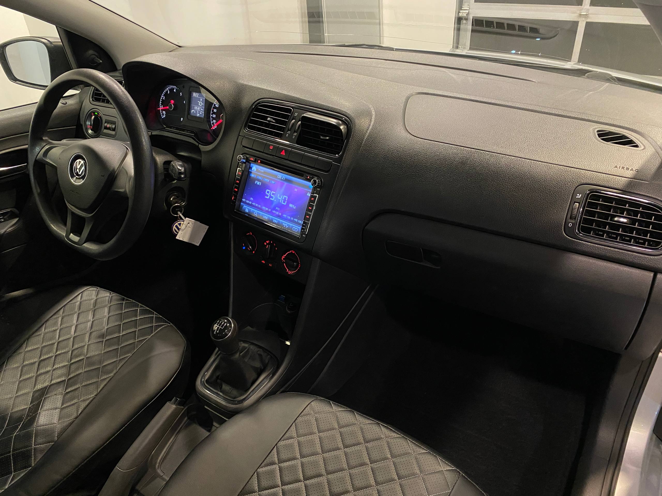 VOLKSWAGEN POLO (ХЭТЧБЕК)