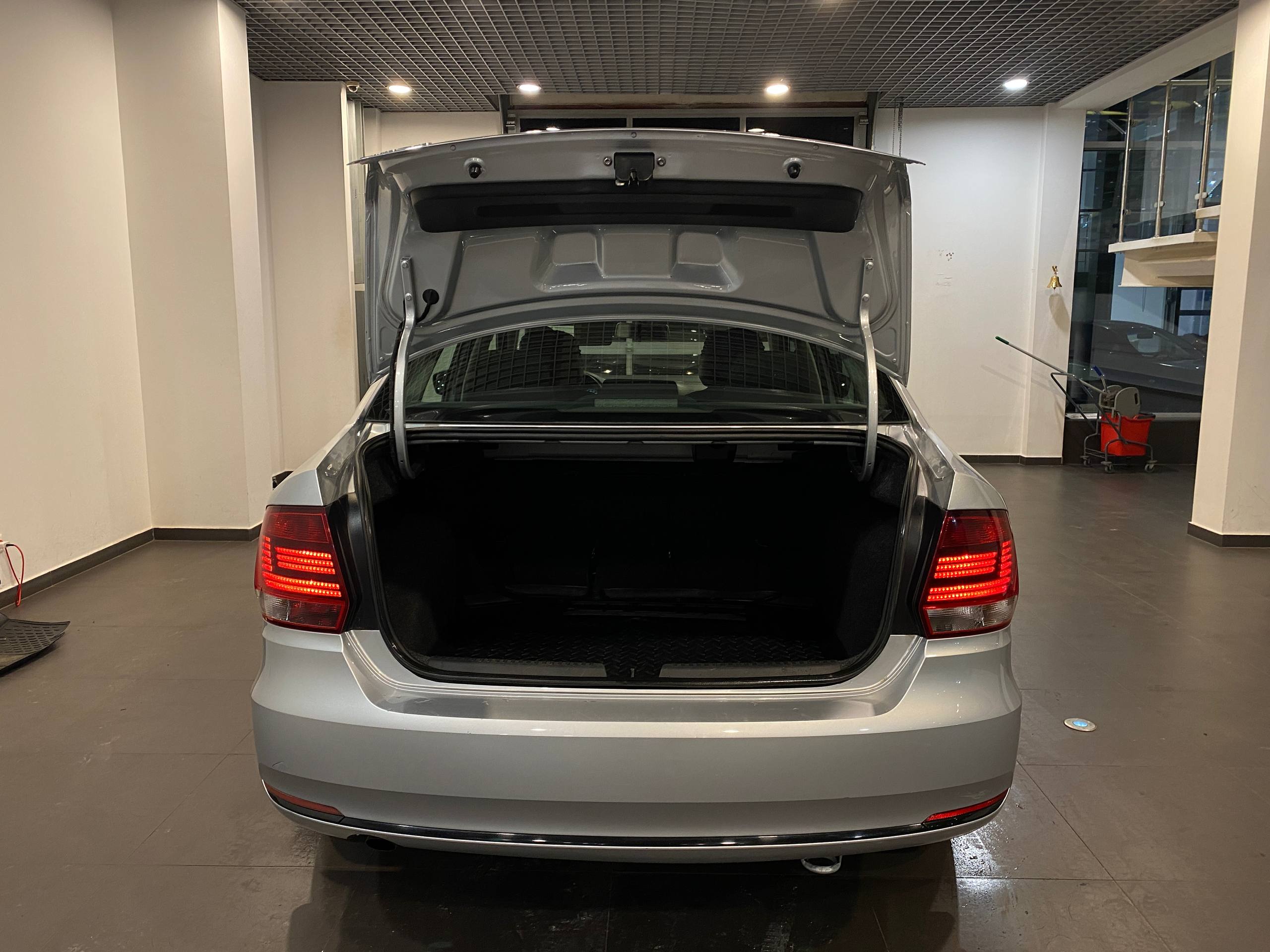 VOLKSWAGEN POLO (ХЭТЧБЕК)