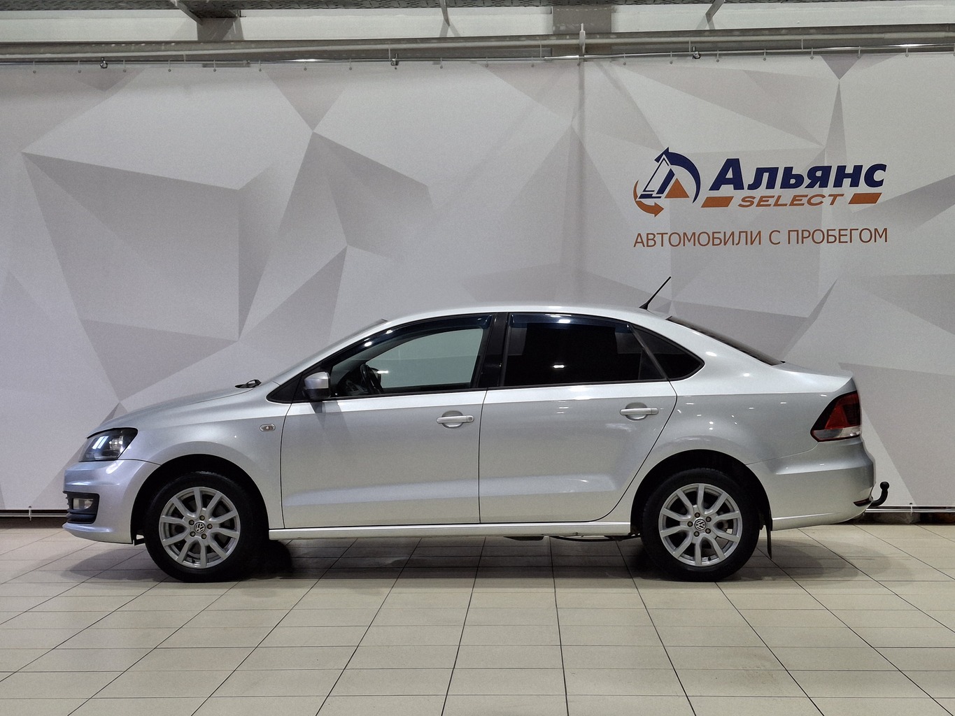 VOLKSWAGEN POLO