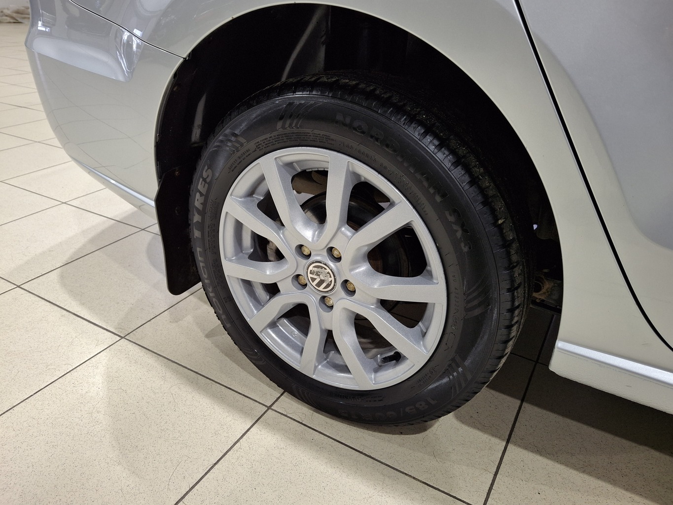 VOLKSWAGEN POLO