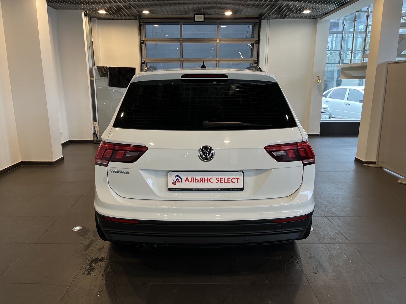 VOLKSWAGEN TIGUAN