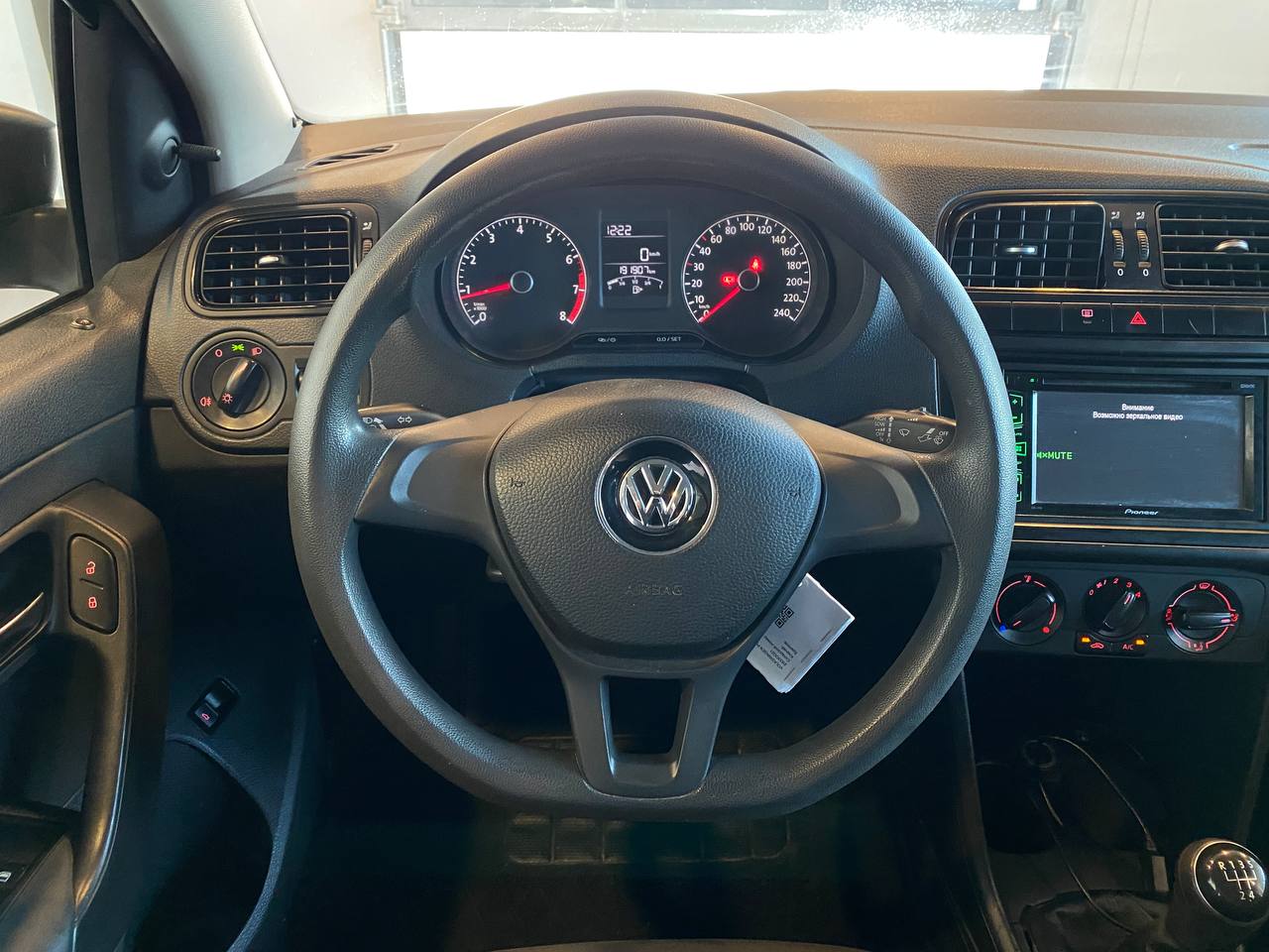 VOLKSWAGEN POLO